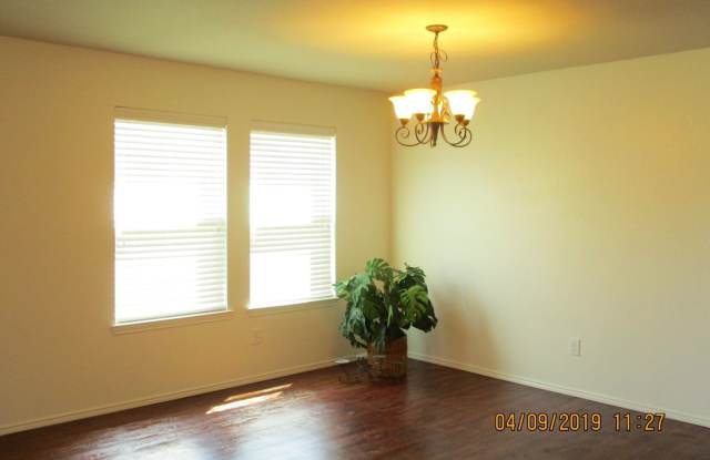 2424 Clairborne Drive Gallery 4