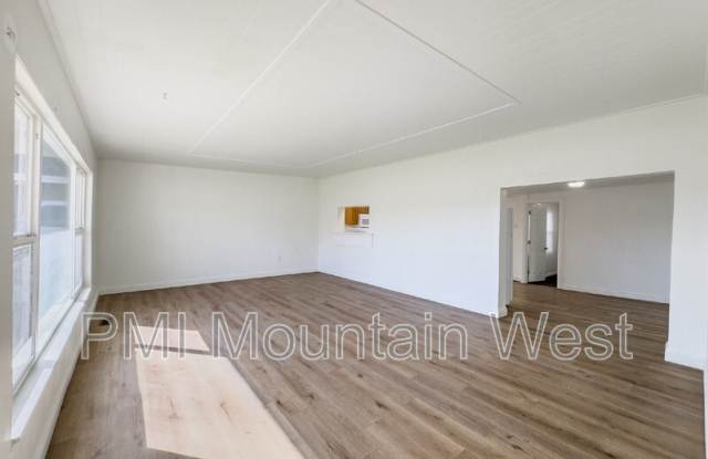 450 W 200 N photos photos