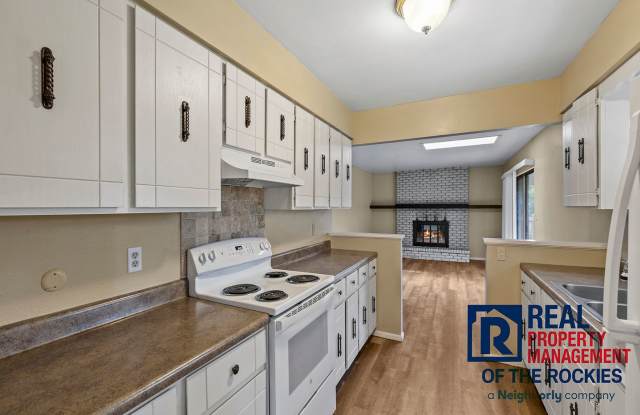 Spacious Recently Updated 4 Bed 3 Bath House in W. Fort Collins! photos photos