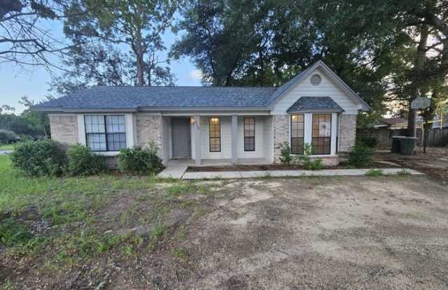 5789 Hermosa Circle - 5789 Hermosa Circle, Bellview, FL 32526