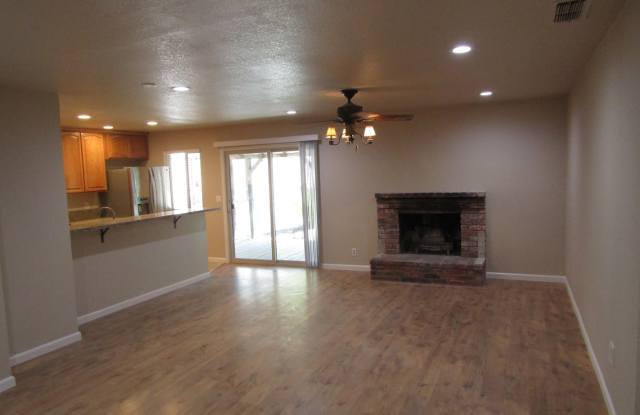 Remodeled Folsom Home with RV Access & 2 Garages! Gallery 4