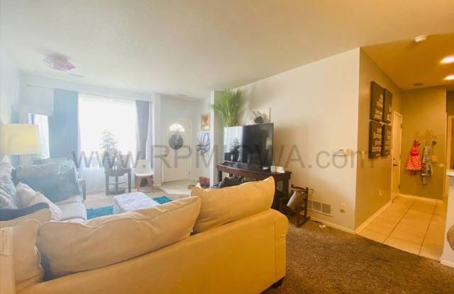 4003 NE Gardenia Lane Gallery 4