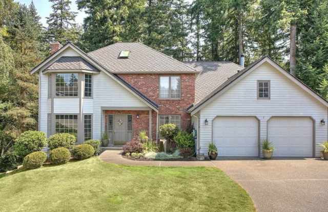 24518 Se 42nd Pl - 24518 Southeast 42nd Place, Klahanie, WA 98029