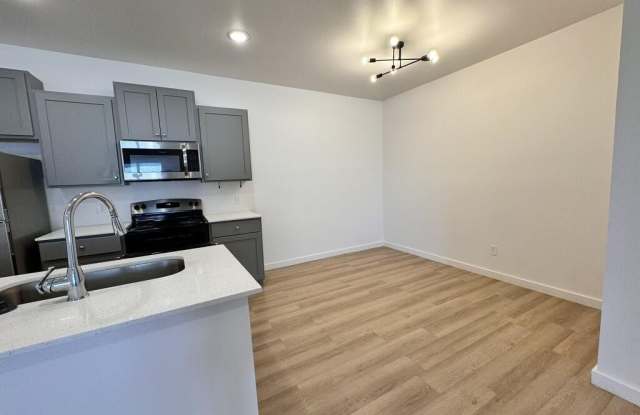 5711 Kemper Street Gallery 4