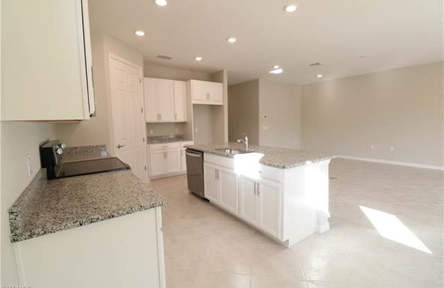 8031 Venetian Pointe Drive Gallery 4