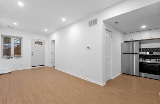 1313 W Chicago Avenue photos photos 1313 W Chicago Avenue photos photos