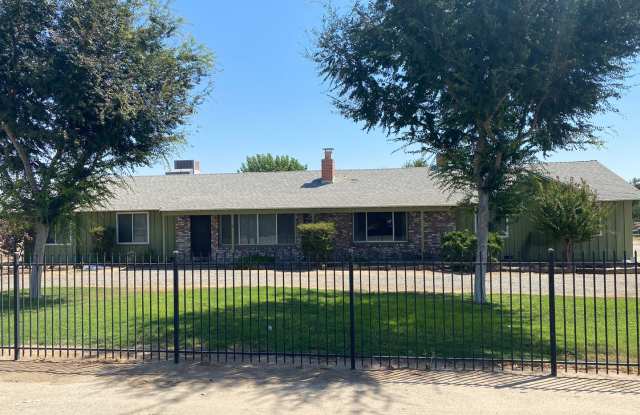 Spacious Country Home located in Cutler just North of Visalia - 38610 Road 114, Tulare County, CA 93615 Spacious Country Home located in Cutler just North of Visalia - 38610 Road 114, Tulare County, CA 93615