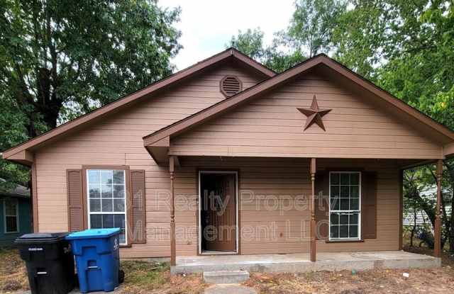 1020 W Baker St - 1020 West Baker Street, Denison, TX 75020