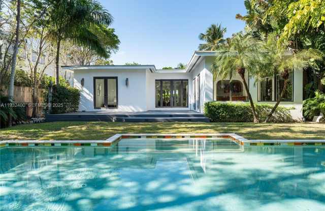 2489 N Meridian Ave photos photos