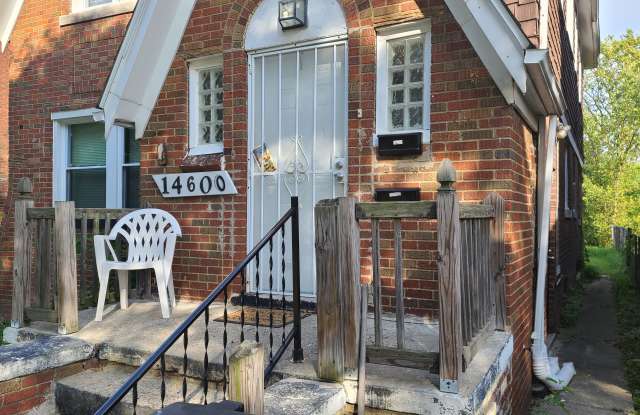 14602 Winthrop St Lowr Gallery 2