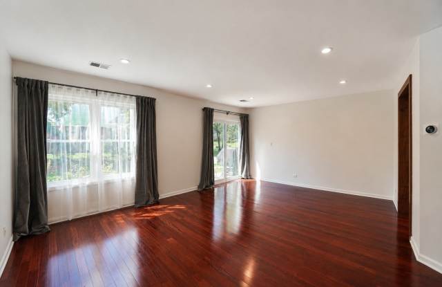 1347 Winfield Way Gallery 4