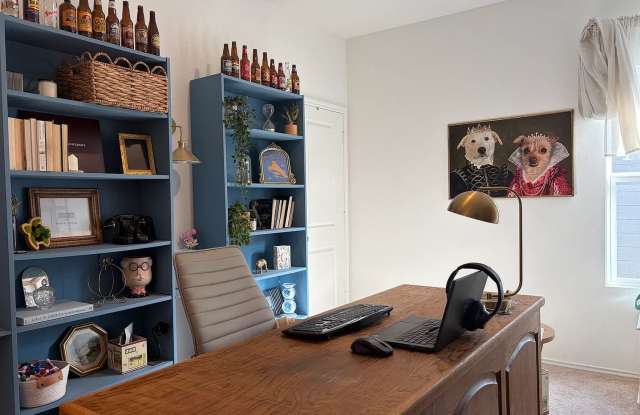 Room in 3 Bedroom Home in Maxwell Gallery 3