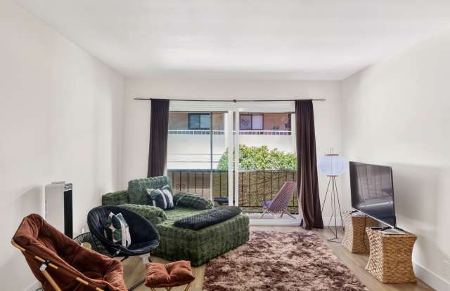 Charming 1 Bedroom Condo Just Blocks from the Beach! photos photos Charming 1 Bedroom Condo Just Blocks from the Beach! photos photos