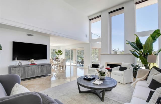 3 Rue Villars - 3 Rue Villars, Newport Beach, CA 92660