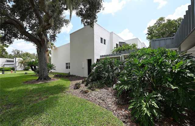 1808 VILLAGE Court Gallery 2