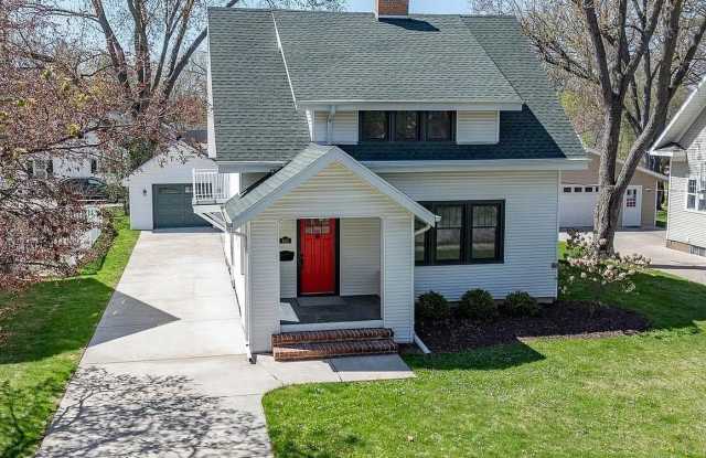 Charming Cape Cod Single Family photos photos