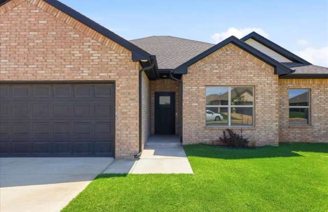 704 N Cottontail Way Gallery 2