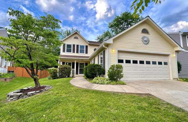 7827 BOLD LION Lane Gallery 1