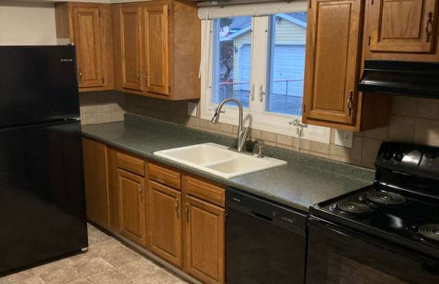 East Syracuse 3 bed 1.5 bath ranch - 925 Kinne Street, Onondaga County, NY 13057