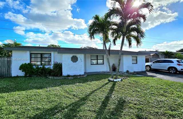 1185 Northwest 92nd Avenue - 1185 Northwest 92nd Avenue, Pembroke Pines, FL 33024