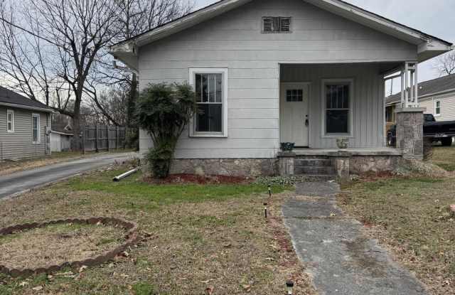 1708 Mcbrien Road Gallery 1