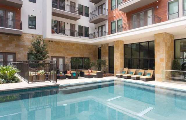 3221 Esperanza Crossing Gallery 4