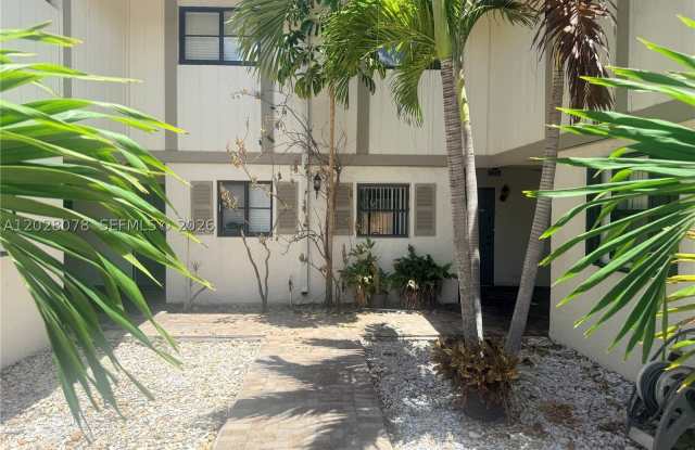 10787 Royal Palm Blvd photos photos