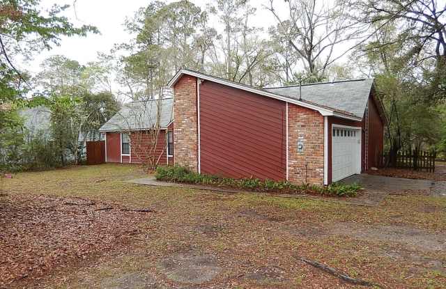 LOVELY 3/2 NW House w/ 2-Car Garage, Corner Lot, Tile and Plank Flooring,  More! $1950/month Available September 1st! photos photos