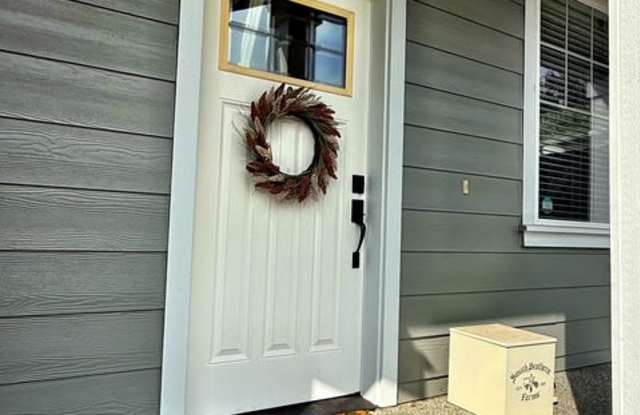 2698 Northeast Noll Valley Loop Gallery 4