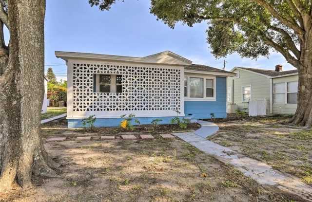 2-Bedroom Home in Prime St. Pete Location! FURNISHED OR UNFURNISHED. MID TERM OR LONG TERM. photos photos
