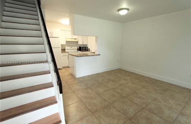 17485 NW 67th Ct Gallery 4