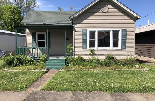 409 E 9th St - 409 East 9th Street, Metropolis, IL 62960