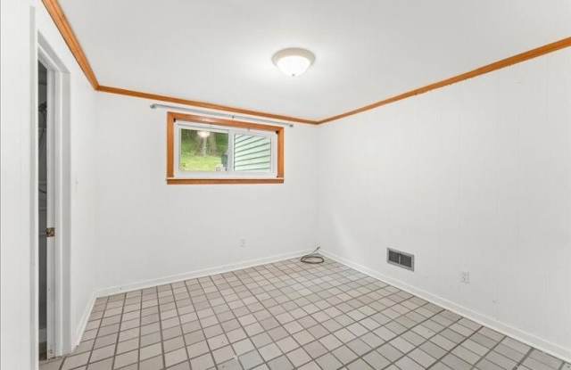 821 Country Club Road Gallery 4