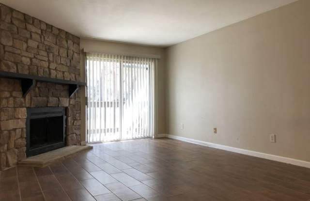 1762 South Pitkin Circle Gallery 2