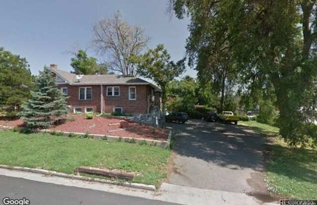 NICE 4-BEDROOM DUPLEX UNIT WITH GARAGE IN SUNNYSIDE! WATER, SEWER  TRASH INCLUDED! photos photos