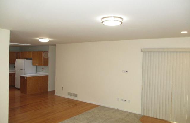 Beautiful 3 Bedroom, 2 Bath, Ranch home for rent in Loveland! Gallery 4
