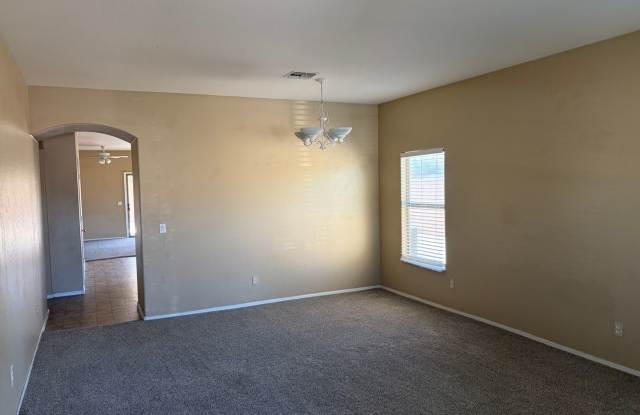 Spacious Single-Level in San Tan Heights with Dual Living Spaces! Gallery 4