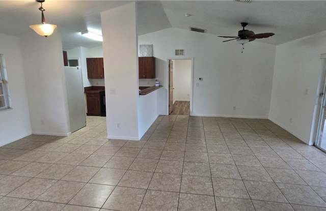 573 Bell Boulevard S Gallery 2