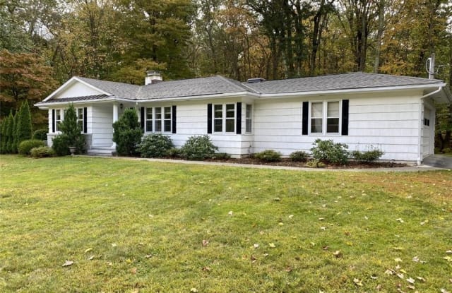 12 Ledgewood Road - 12 Ledgewood Road, Shelton, CT 06484