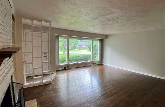 27422 LEXINGTON Parkway Gallery 4