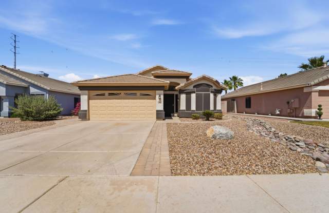 Welcome to this well-maintained 3-bedroom, 2-bath home in Gilbert, AZ! photos photos
