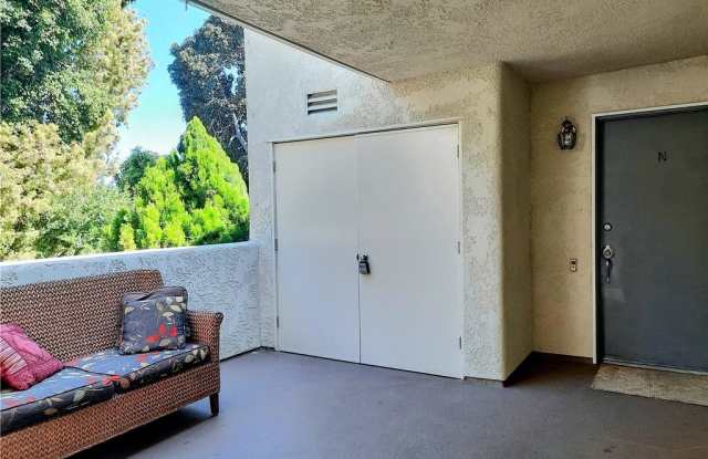 2233 Via Puerta Gallery 4