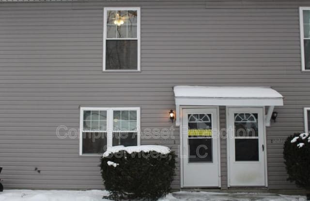 2218 East Glendale Blvd - 2218 Glendale Blvd, Valparaiso, IN 46383