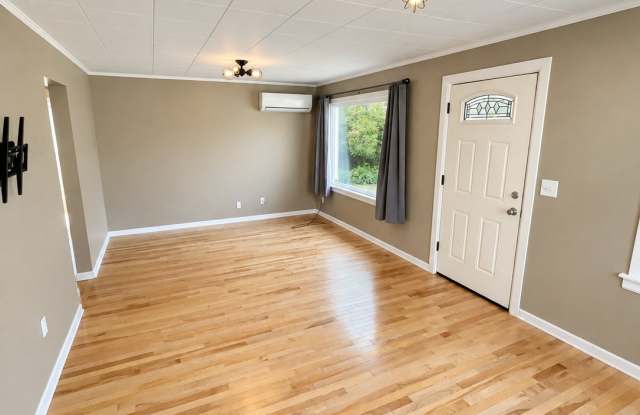 8411 55th Avenue NE Gallery 3
