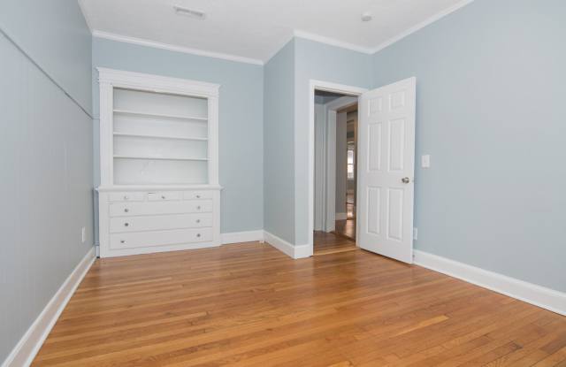 Charming 4 Bedroom photos photos