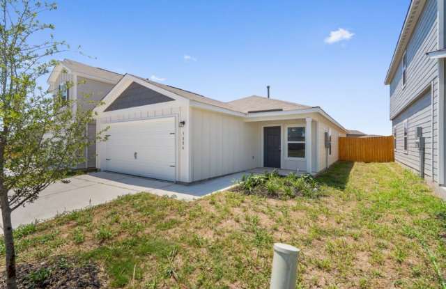 3886 Trail De Paris, New Braunfels, TX 78132 - 3886 Trail de Paris, Comal County, TX 78132