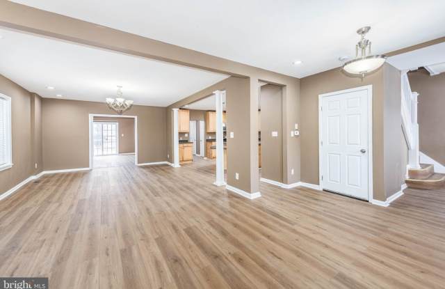 4021 BARRINGTON Road Gallery 2
