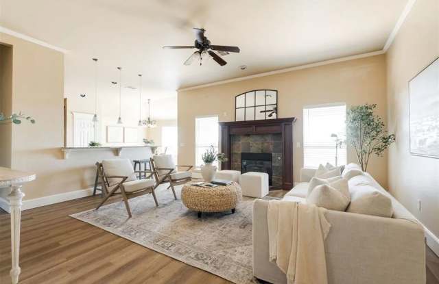 Beautiful 4 Bed 2 Bath Home In Deer Creek Gallery 4