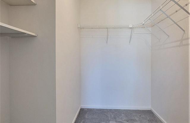 2820 Dundee Road Gallery 3