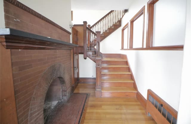 558 Riverside Ave - 558 Riverside Avenue, Medford, MA 02155